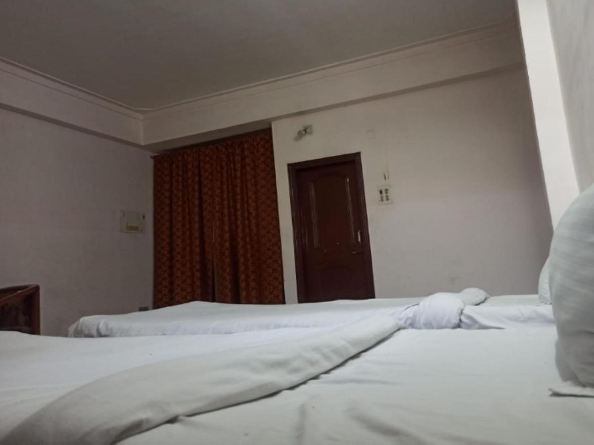 Oyo 80830 Hotel Buddha International Bodh Gaya Extérieur photo
